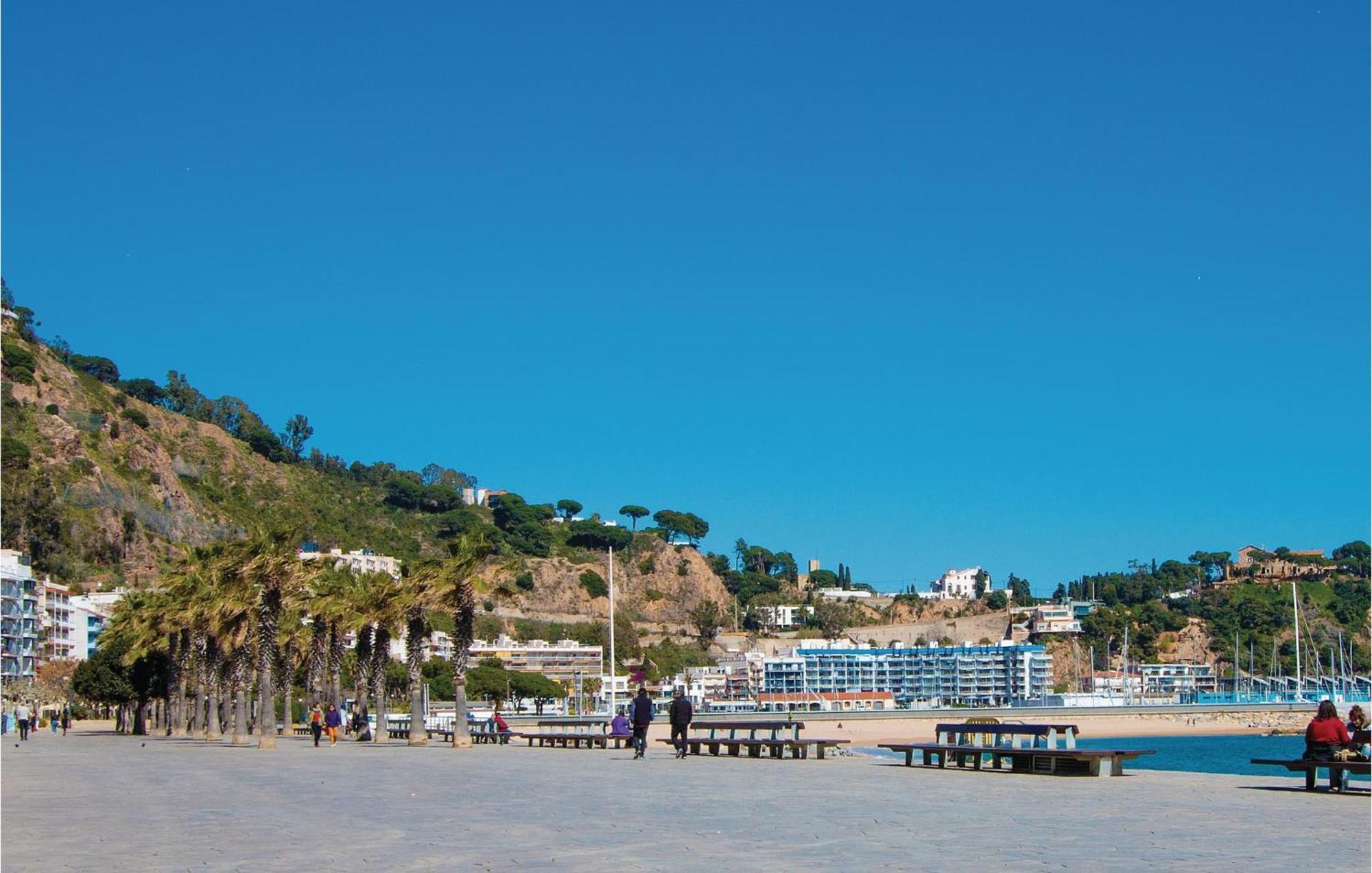 Amazing Apartment In Blanes With Kitchen Zewnętrze zdjęcie